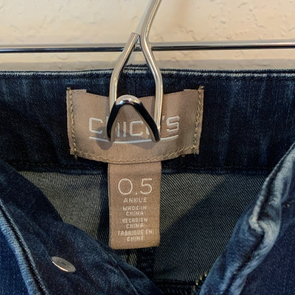 Chico’s Ankle Floral Jeans - Picture 5 of 7